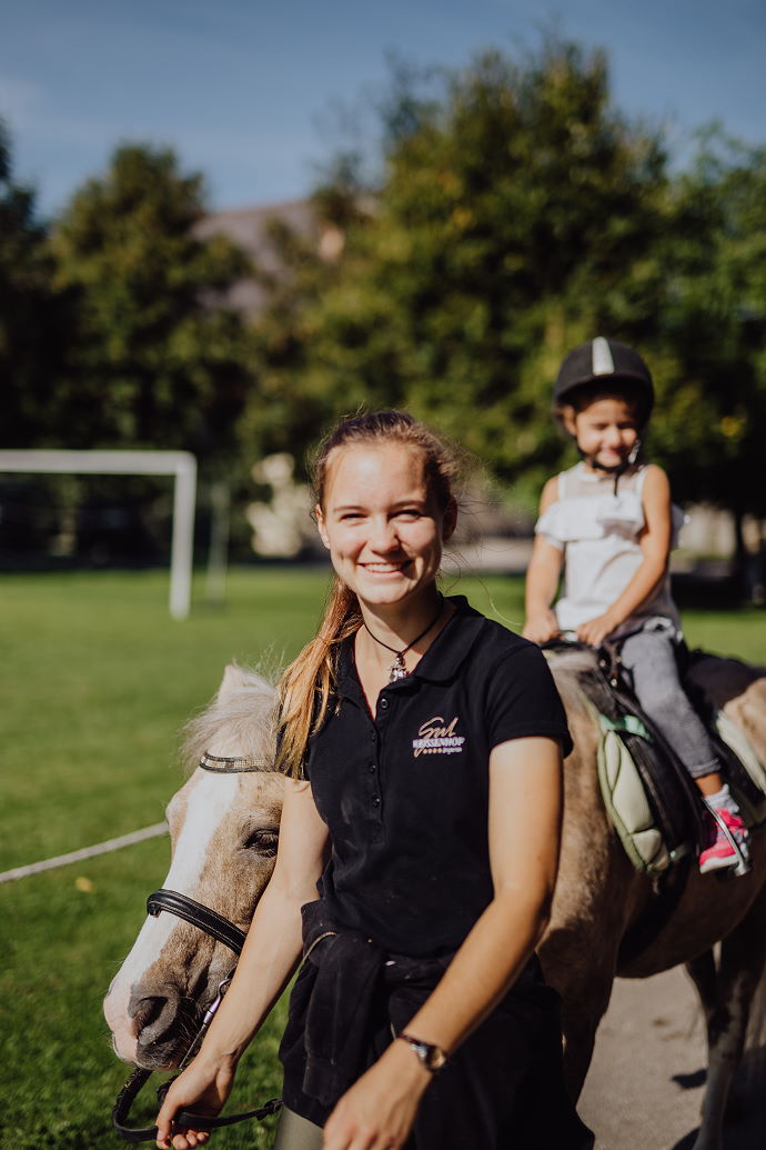 Weissenhof Steckenpferd - Weissenhof Hufeisen - Reiten - Reitunterricht  und noch viel mehr